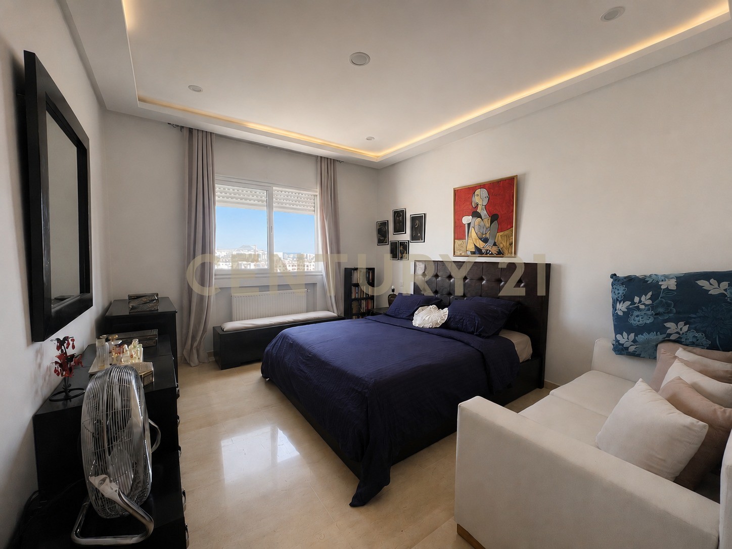 À vendre appartement S+3 Ain Zaghouan