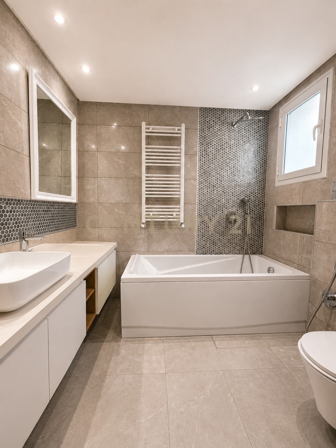 À vendre appartement S+3 Ain Zaghouan