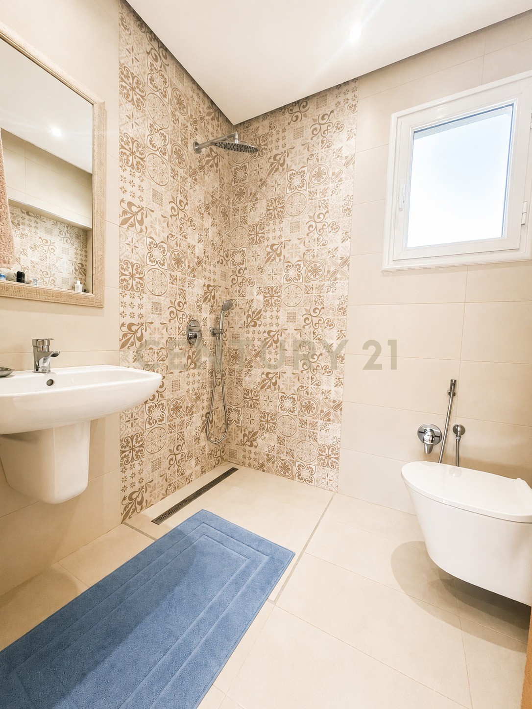 À vendre appartement S+3 Ain Zaghouan