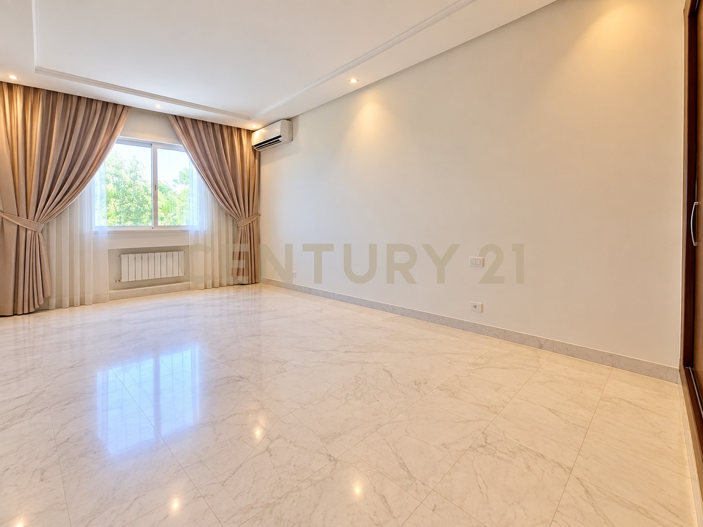À vendre appartement S+3 Gammarth Forêt