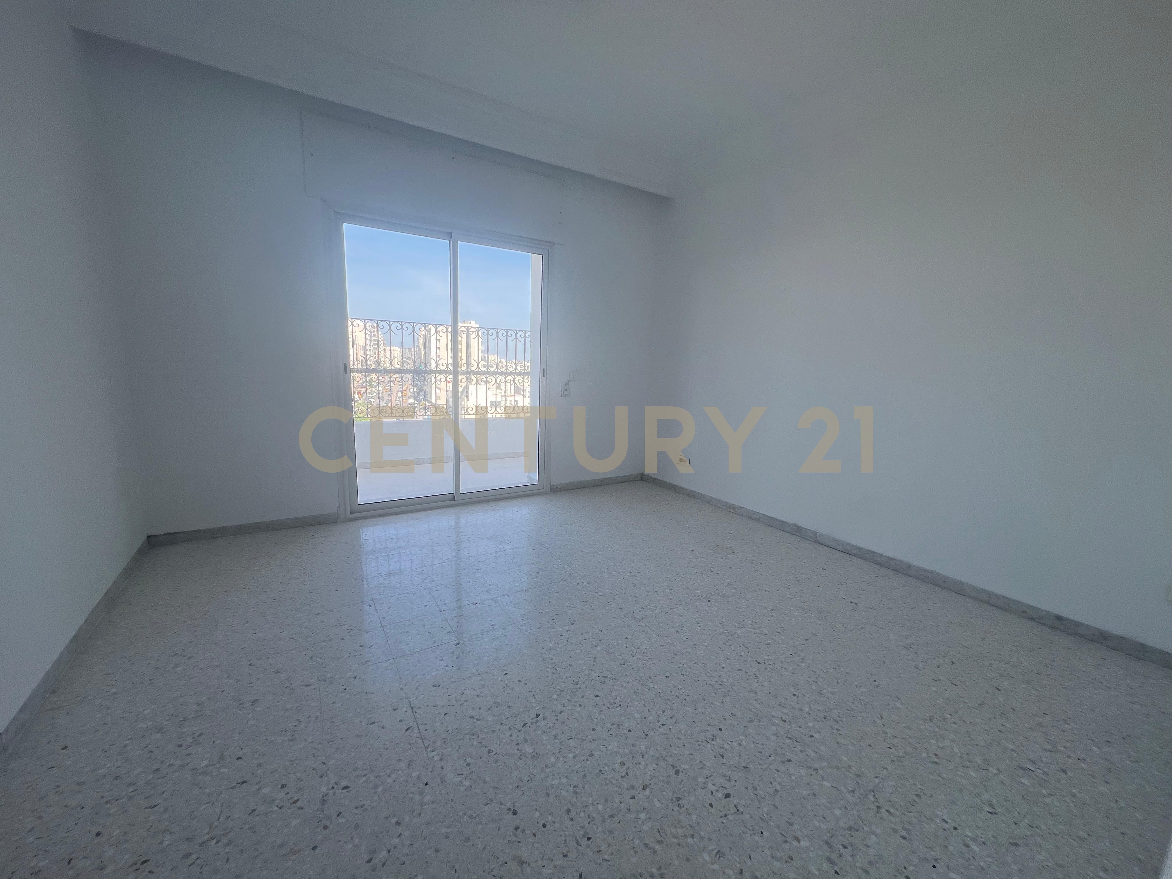 Appartement S+2 à vendre à Cite Ennasr 2 - 184 m² – photo 4 sur 9