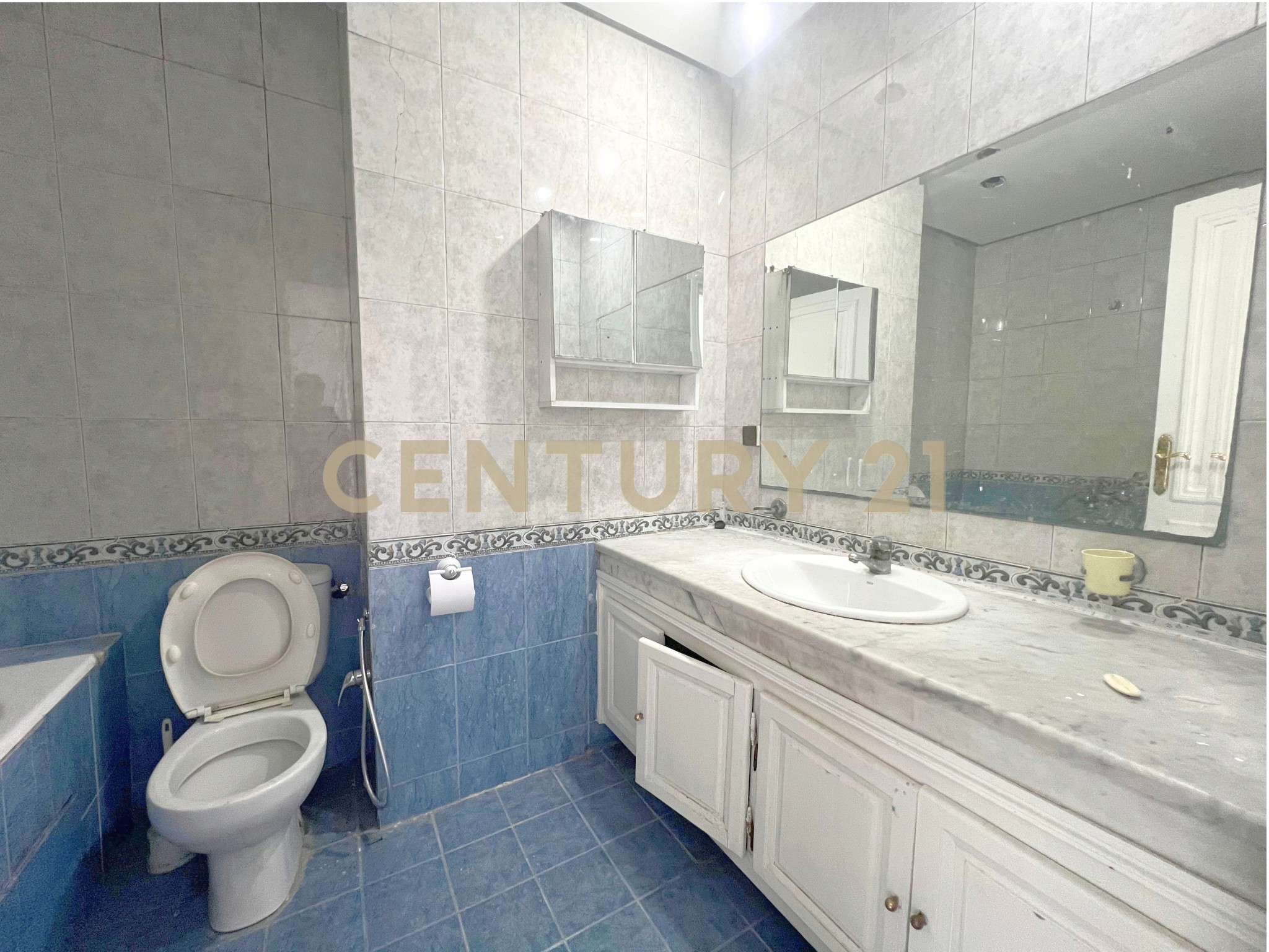 Appartement S+2 à vendre à Cite Ennasr 2 - 184 m² – photo 9 sur 9
