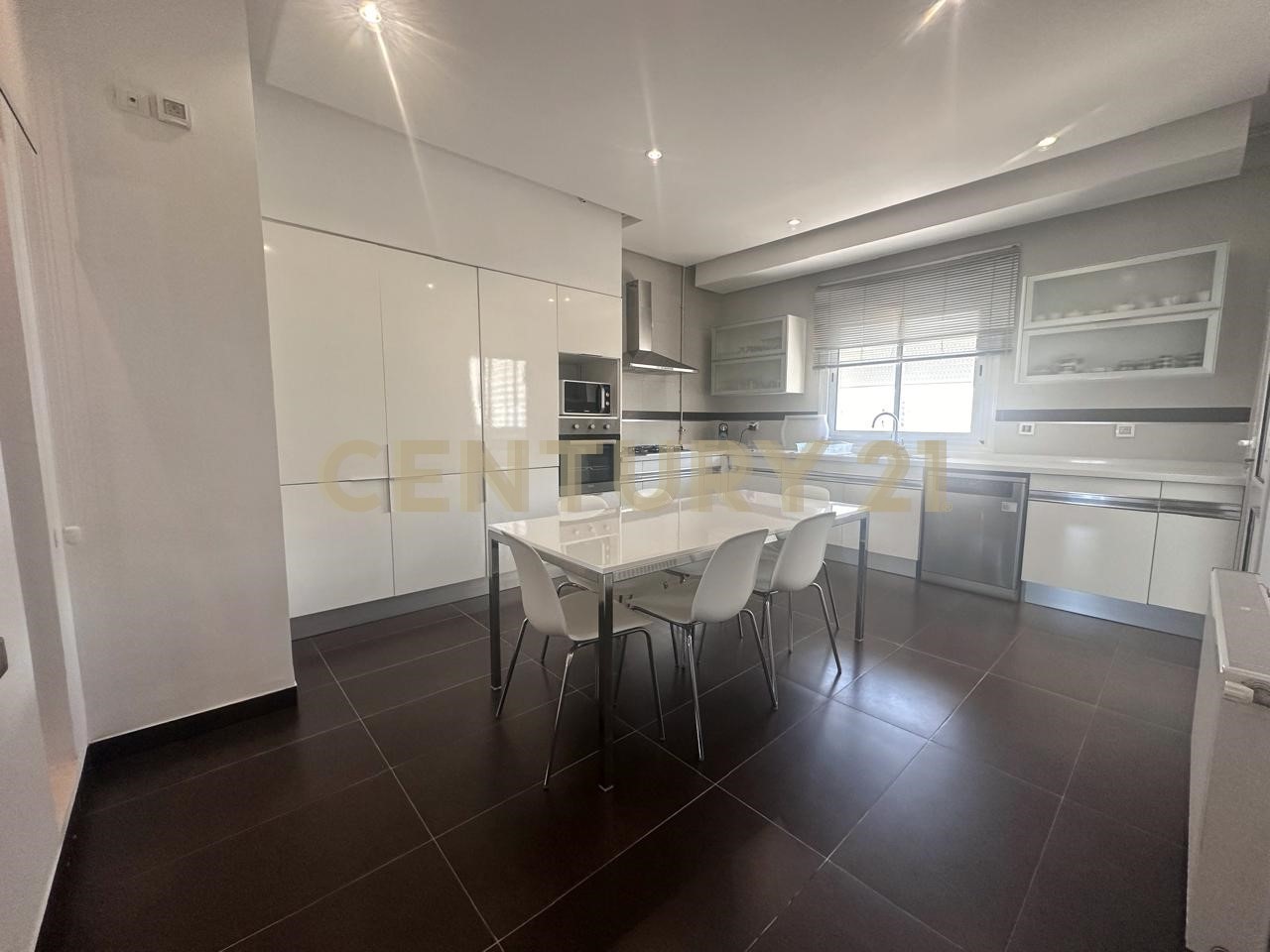 À louer : Appartement S+3 aux Jardins de Carthage