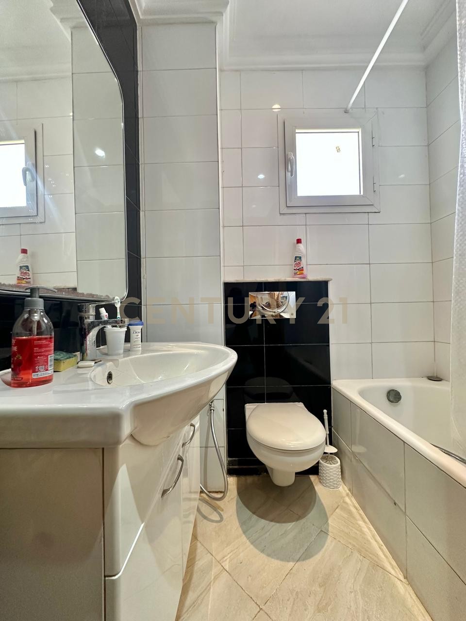 À louer : Appartement S+2 meublé aux Berges du Lac 2