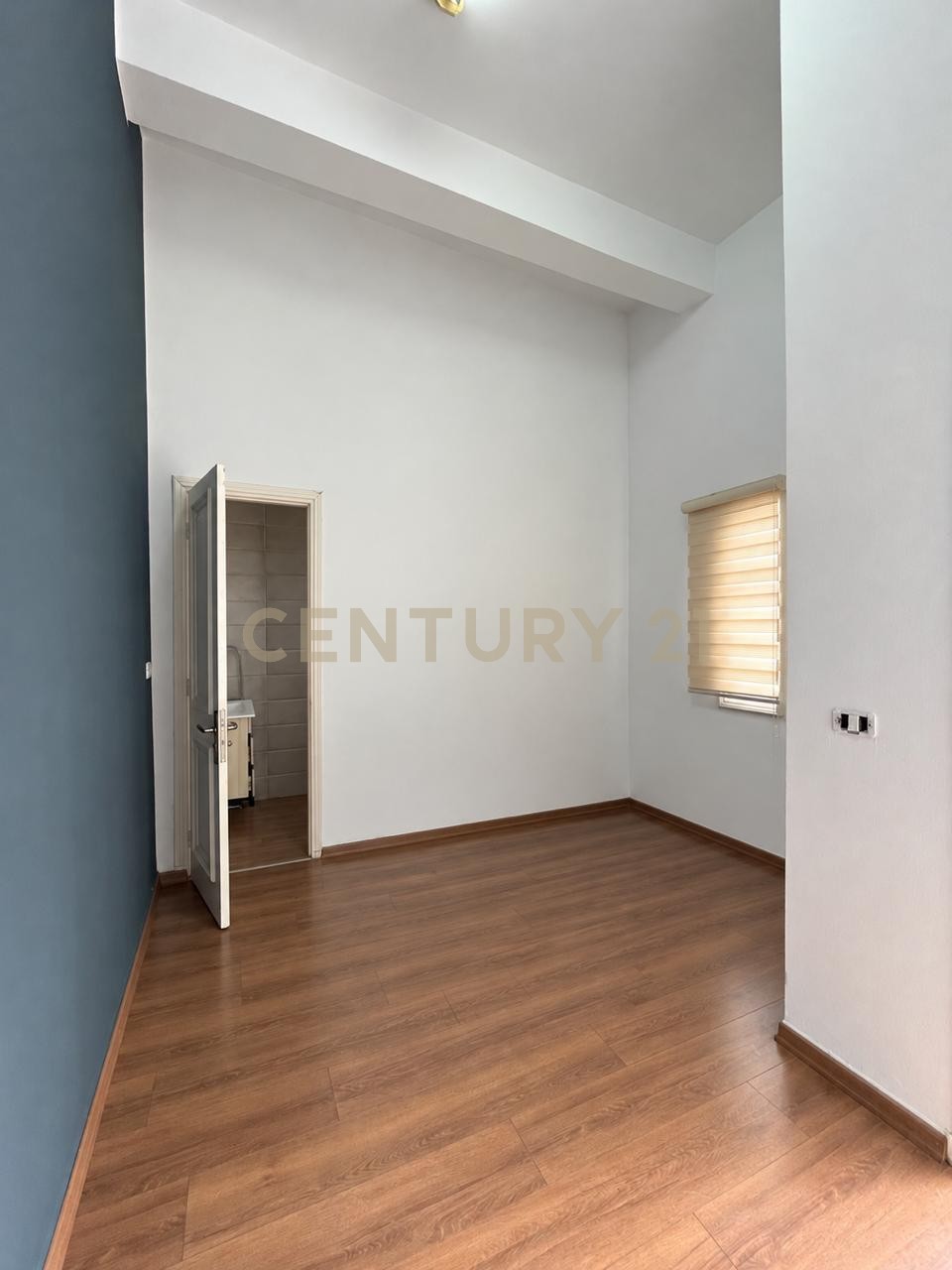 À vendre : Bureau H+2 aux Berges du Lac 1