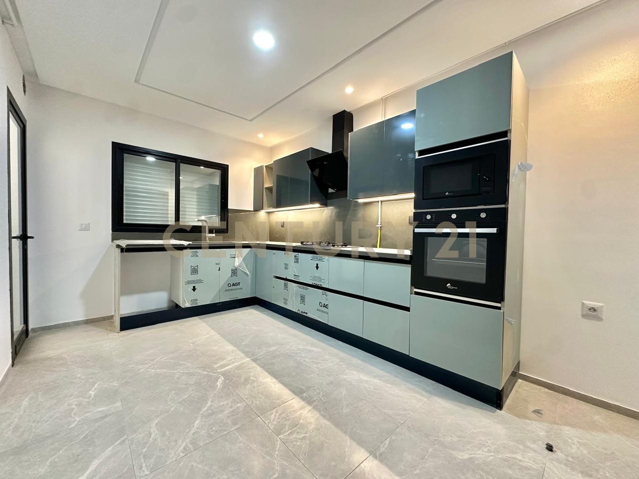À louer: Appartement S+3 Neuf Jardins de Carthage