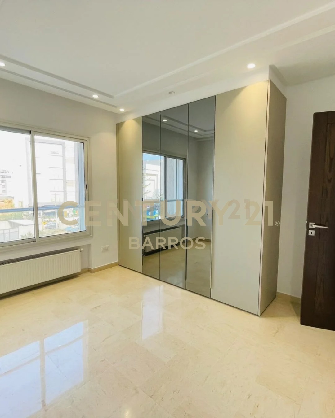 À louer appartement S+3 Aouina
