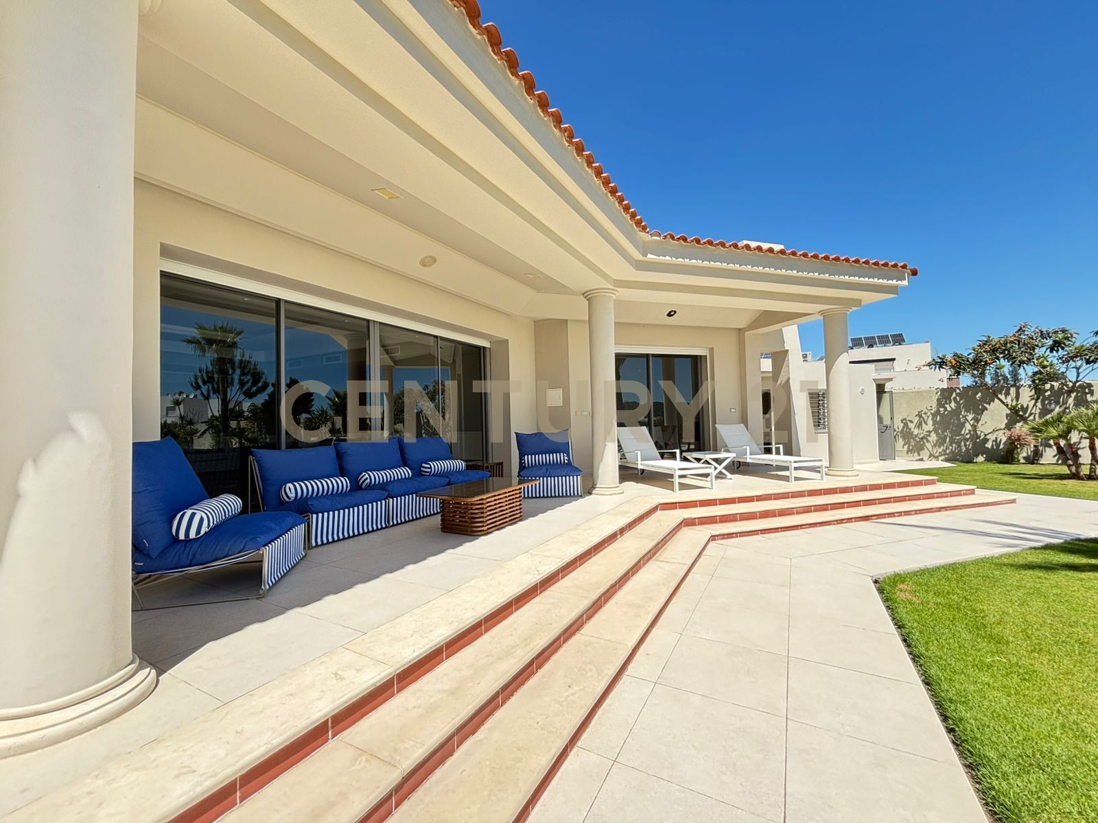 À vendre villa de maitre S+5 à Mornag