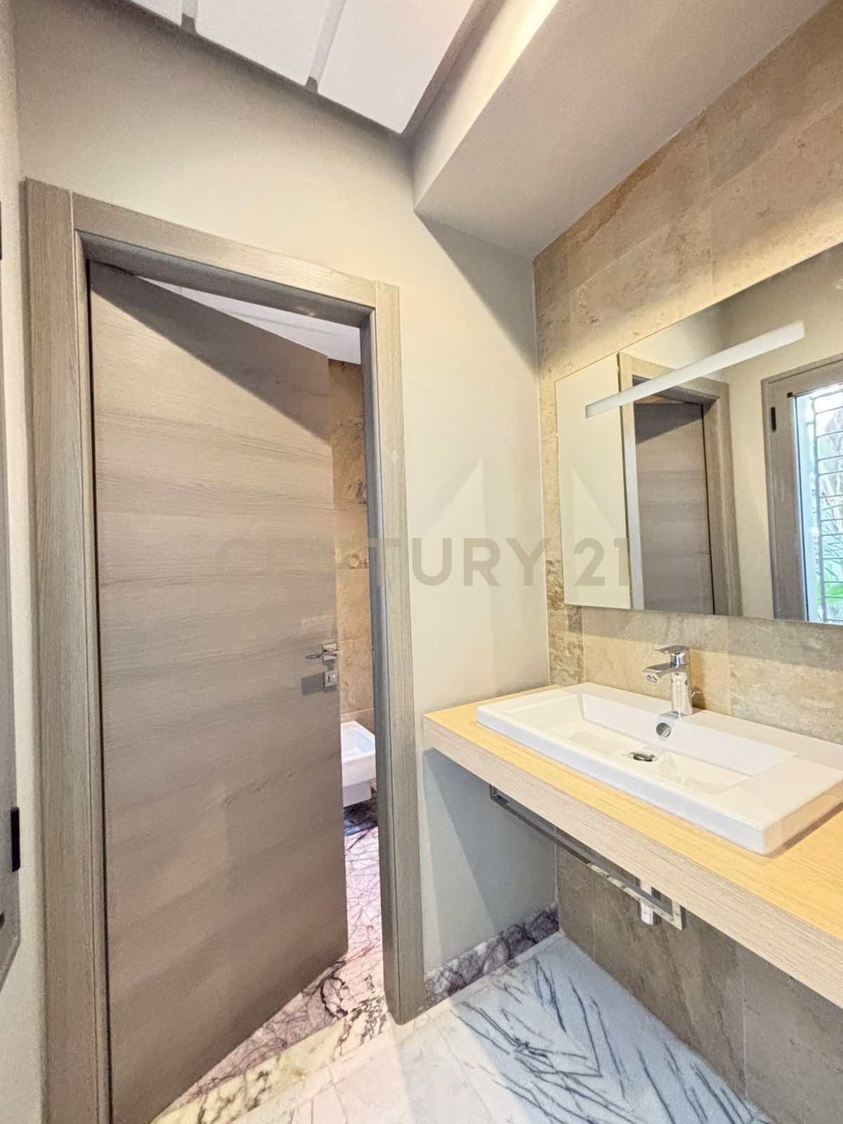 À vendre villa de maitre S+5 à Mornag
