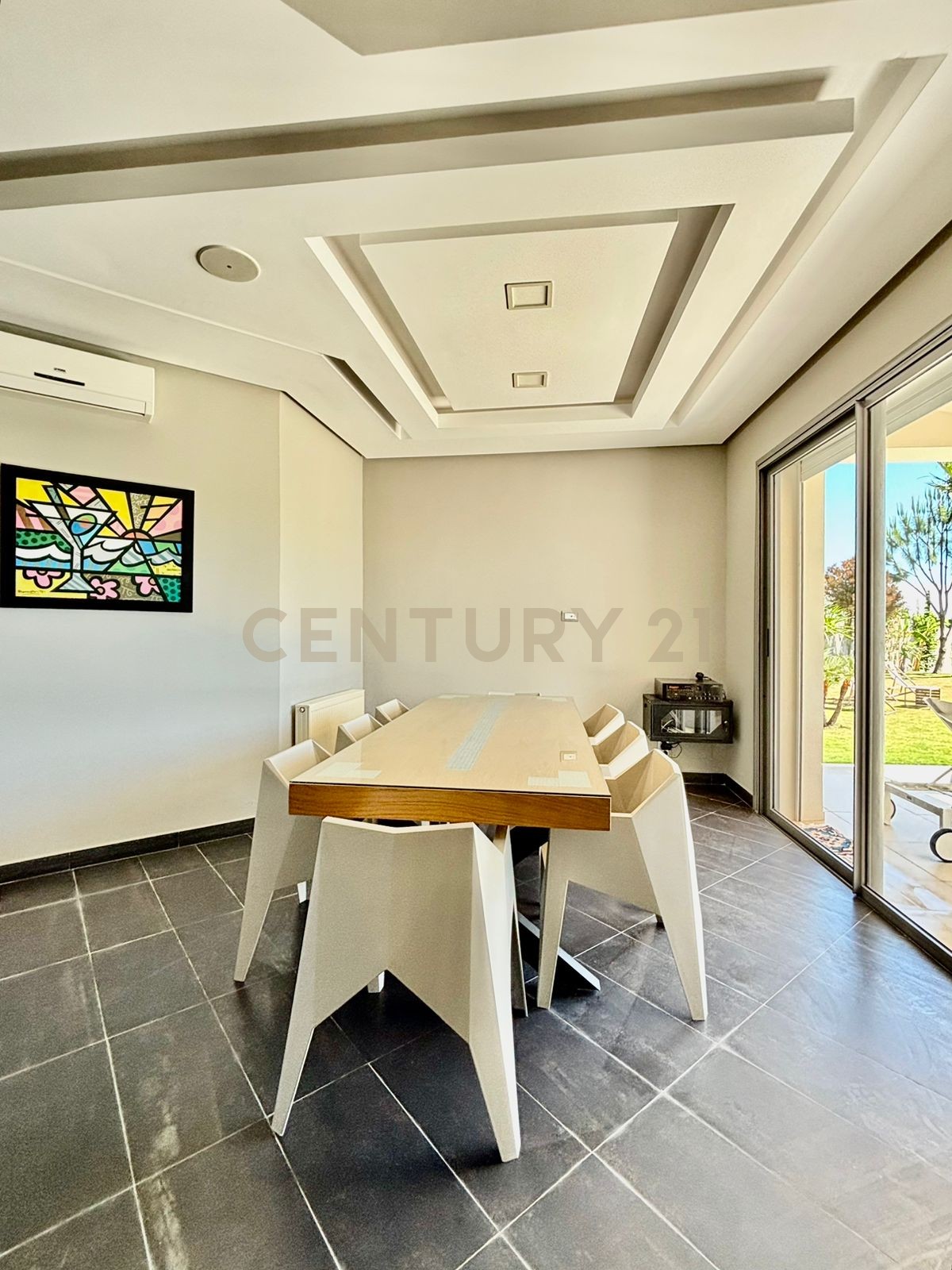 À vendre villa de maitre S+5 à Mornag