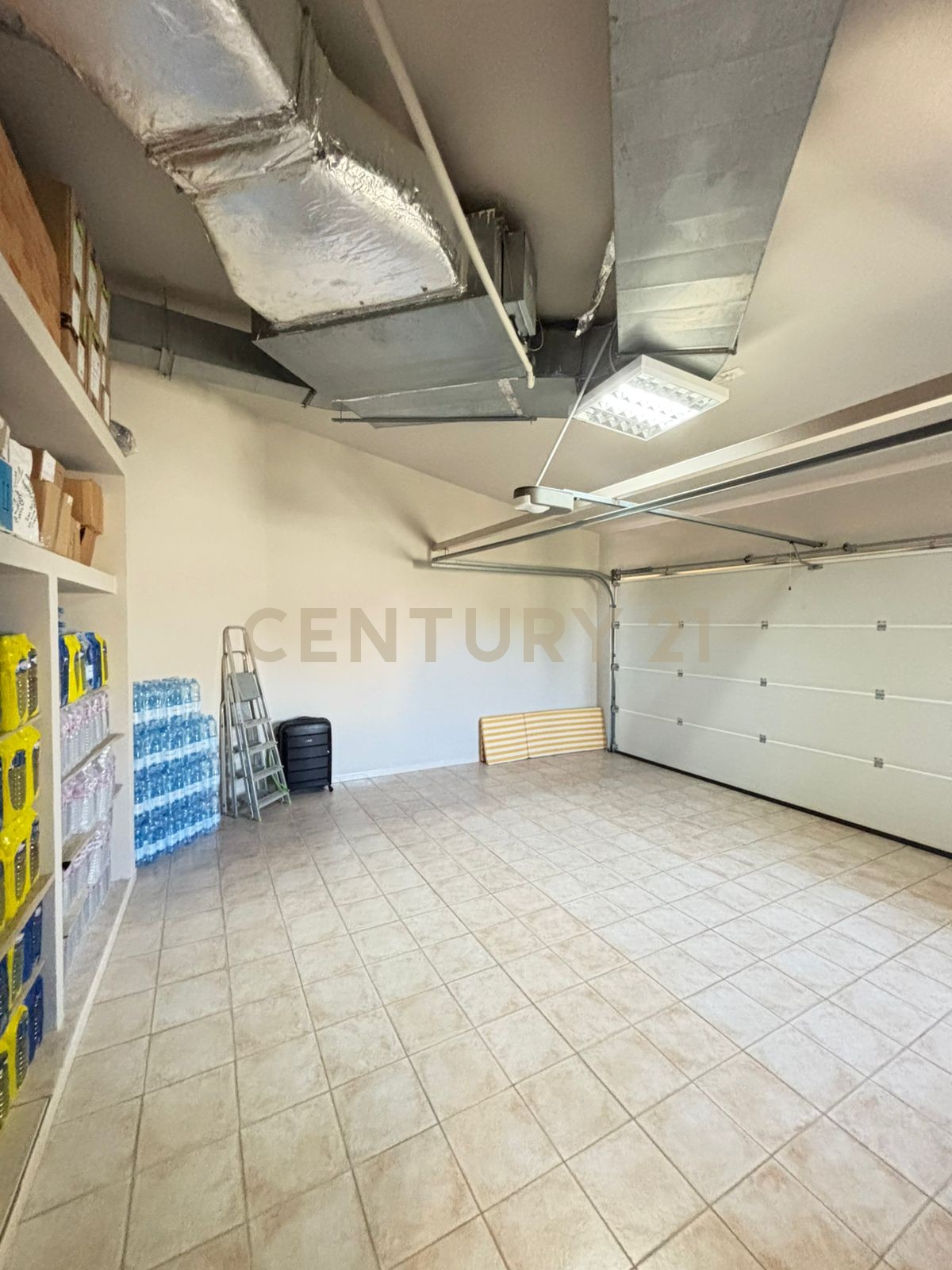 À vendre villa de maitre S+5 à Mornag