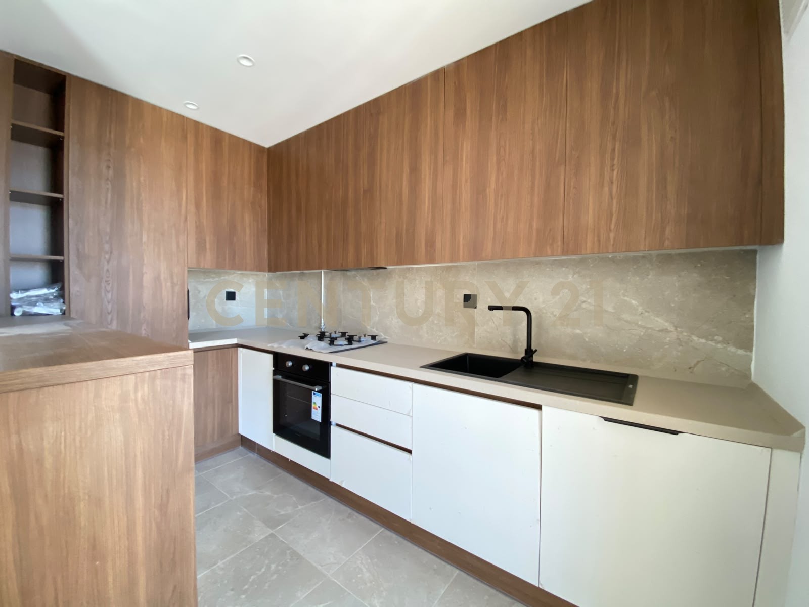 À vendre appartement S+2 Ain Zaghouan Nord