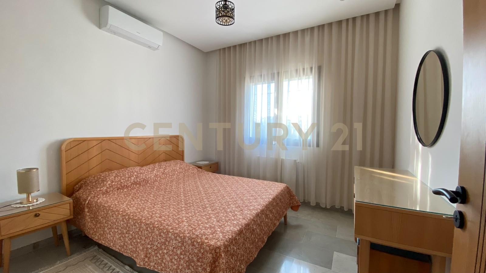 À louer étage de villa S+2 meublé Marsa Stade