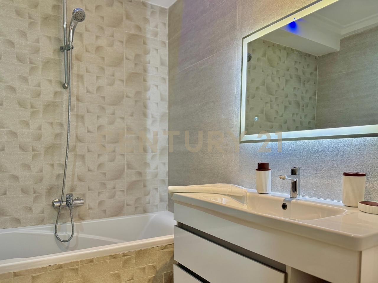 À vendre appartement S+2 Ain Zaghouan Nord