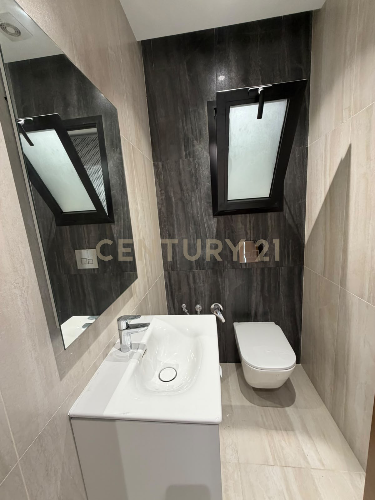 À vendre appartement S+2 Jardins de Carthage
