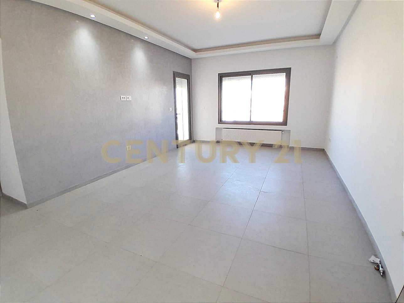 À louer appartement S+3 Cite Snit