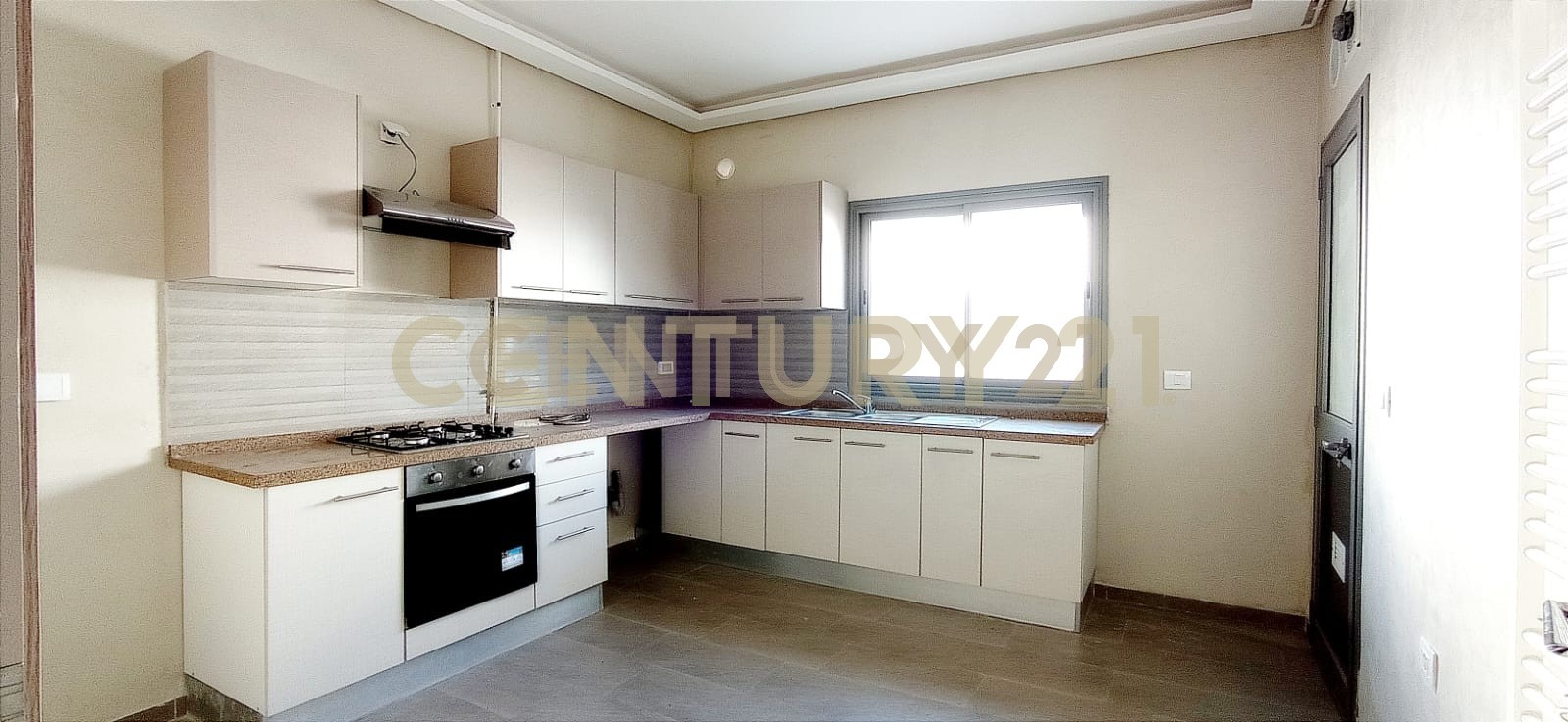 À louer appartement S+3 Cite Snit