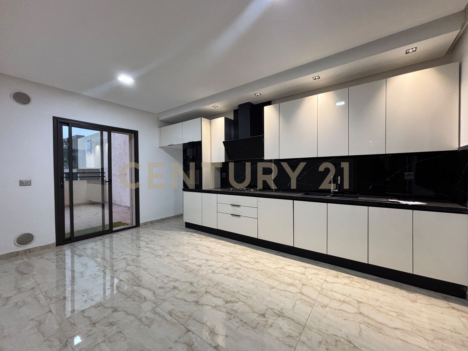 À vendre appartement S+2 Ain Zaghouan Nord