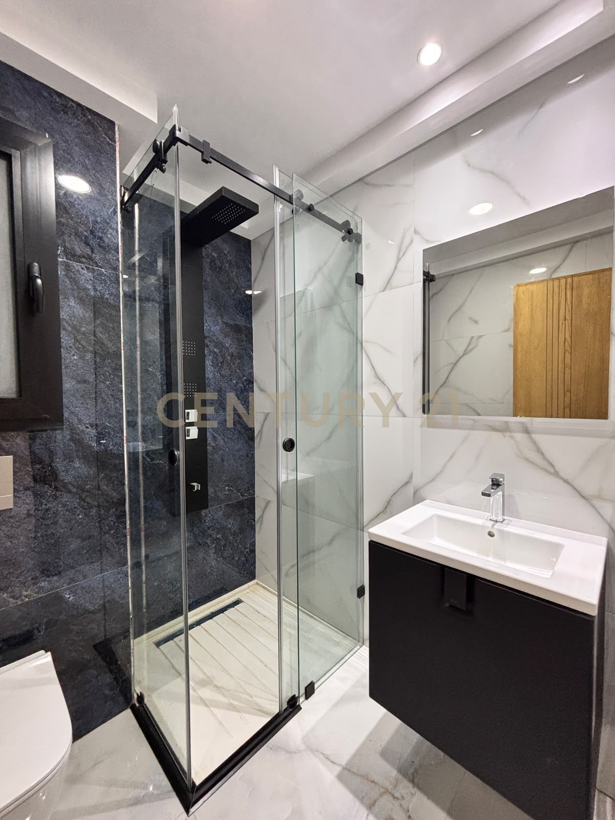 À vendre appartement S+2 Ain Zaghouan Nord