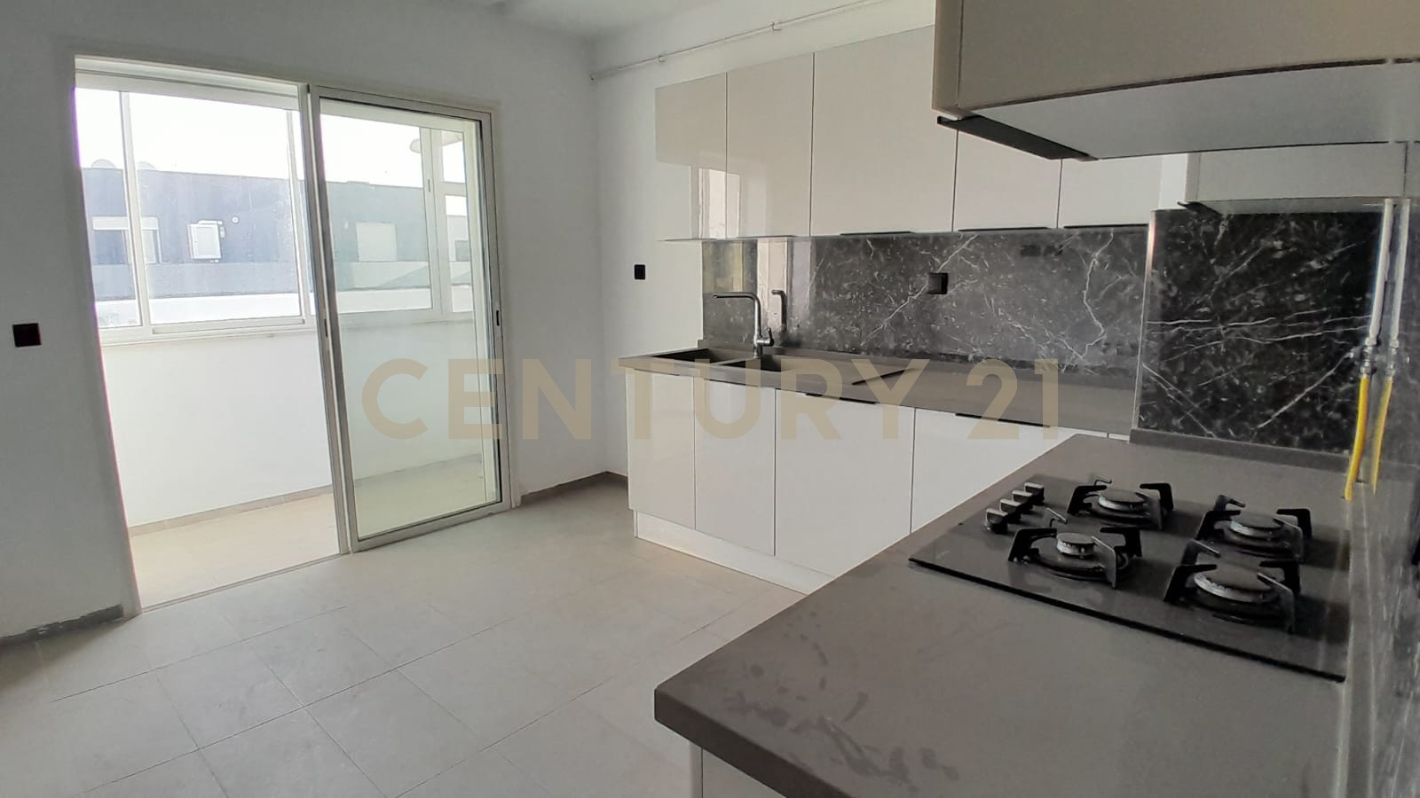 À vendre appartement S+3 La Nouvelle Soukra