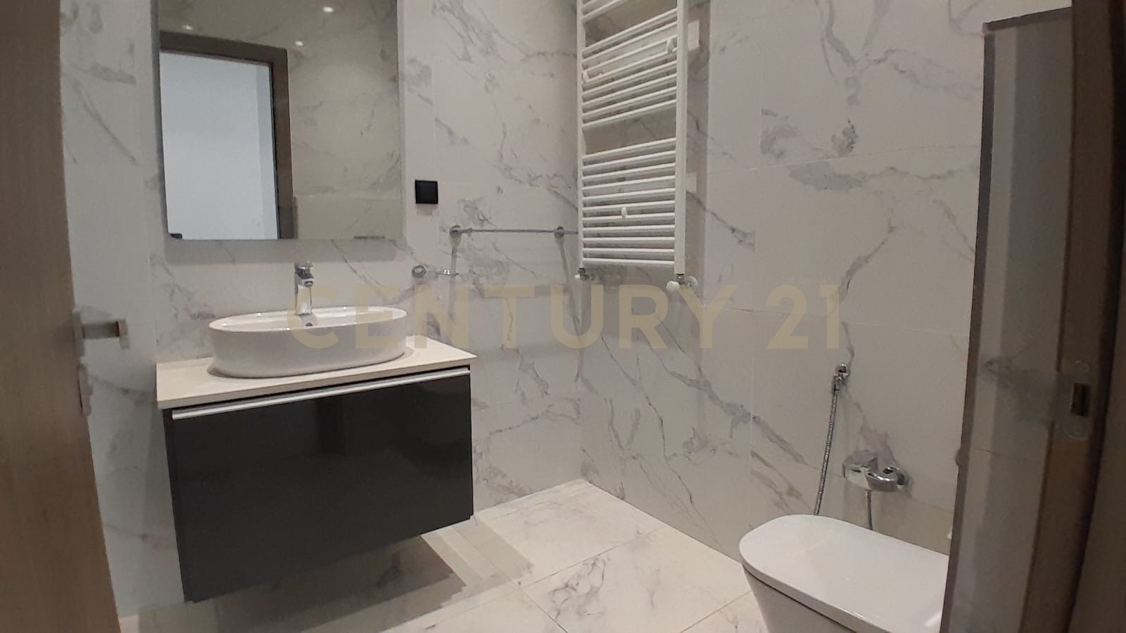 À vendre appartement S+3 La Nouvelle Soukra