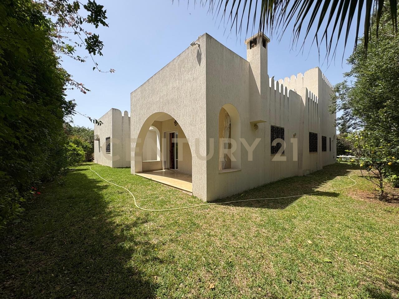 À vendre villa S+5 La Soukra