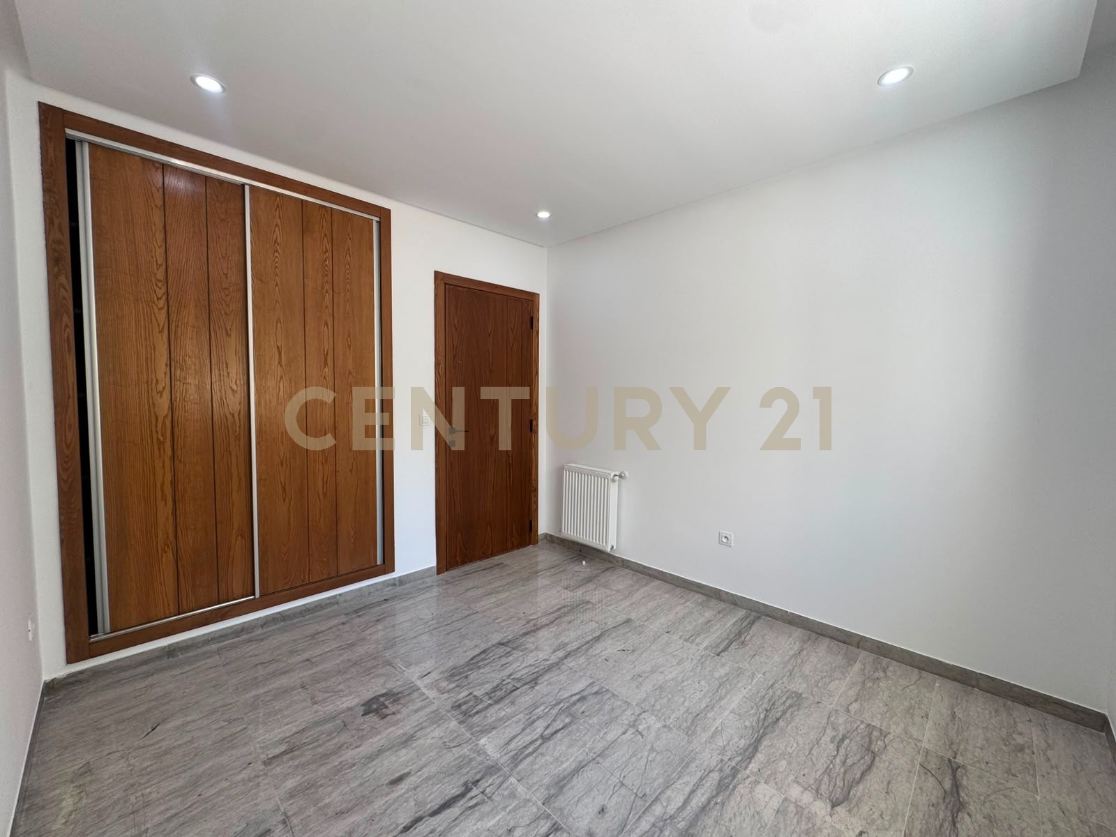 À vendre appartement S+3 Chotrana 1
