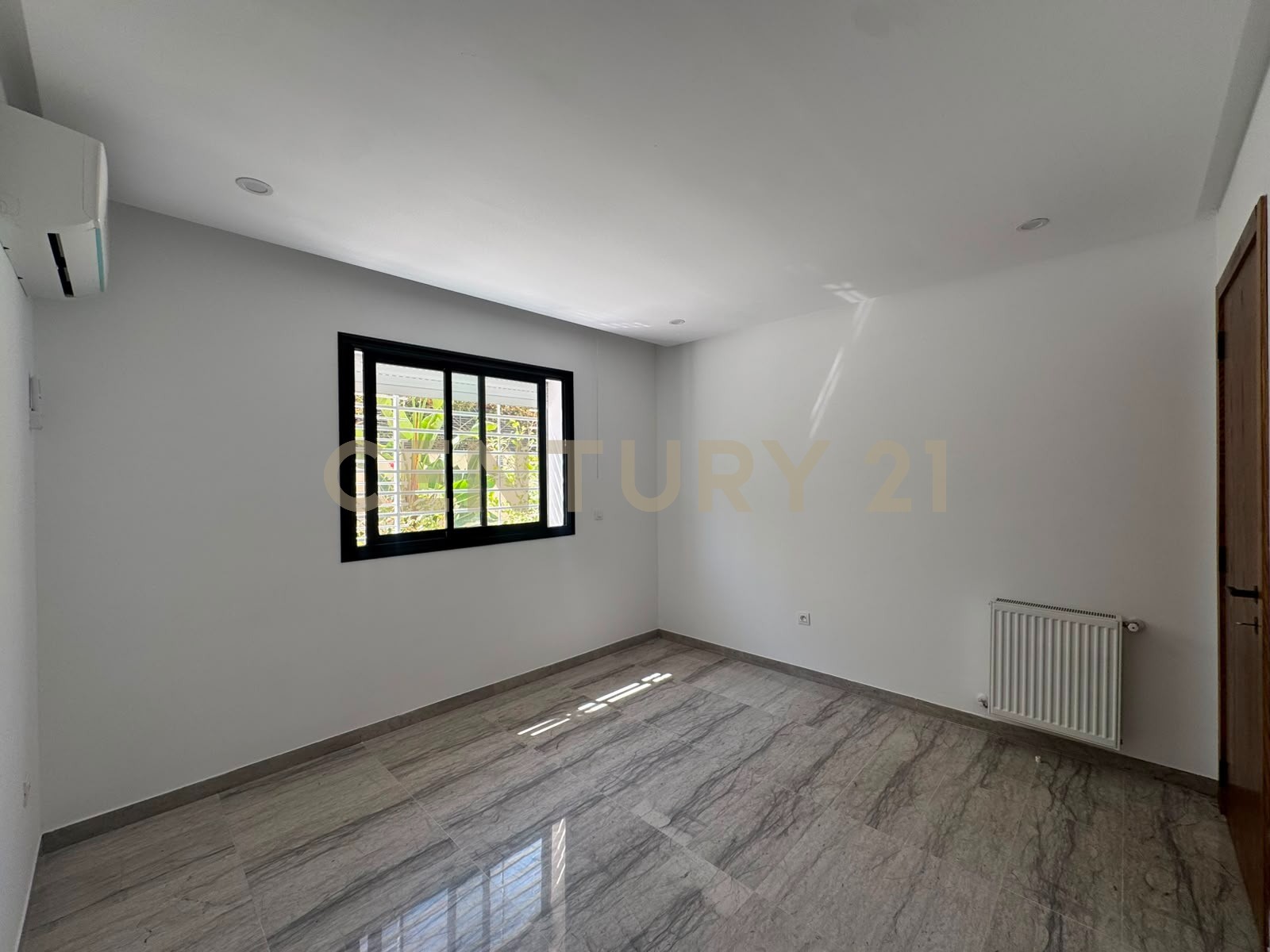 À vendre appartement S+3 Chotrana 1