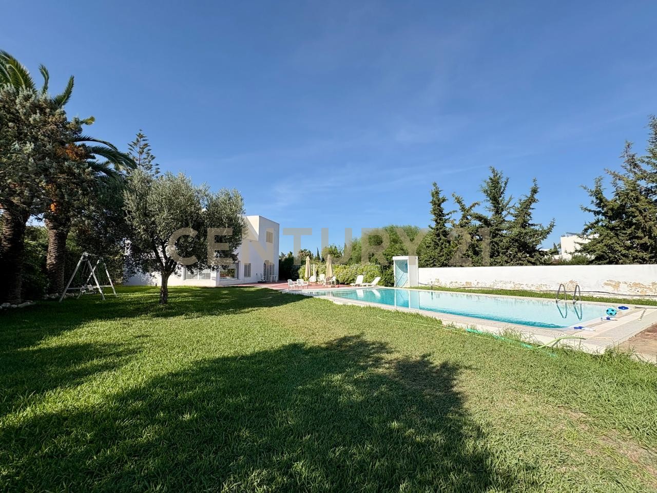 Villa S+8 à vendre à La Soukra - 800 m² – photo 2 sur 14