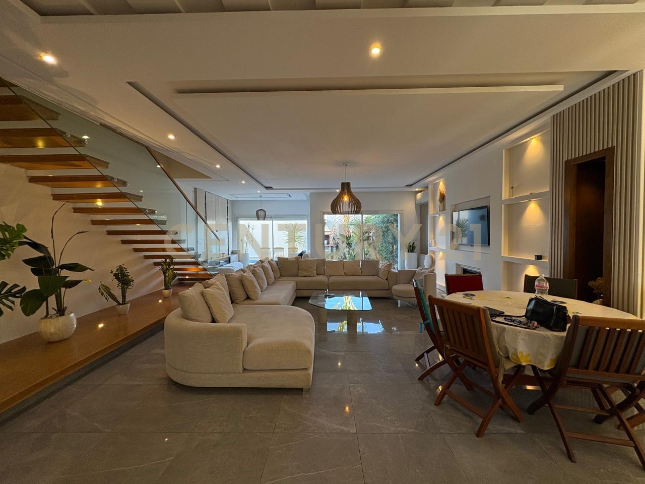 À louer duplex S+4 Chotrana 2
