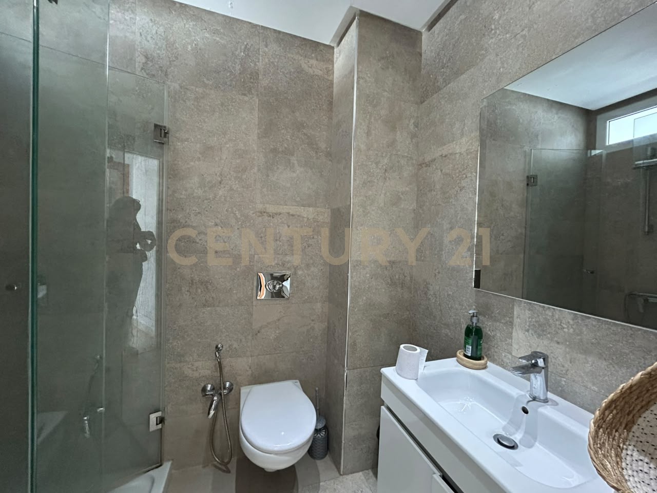 À louer appartement S+1 meublé La Soukra