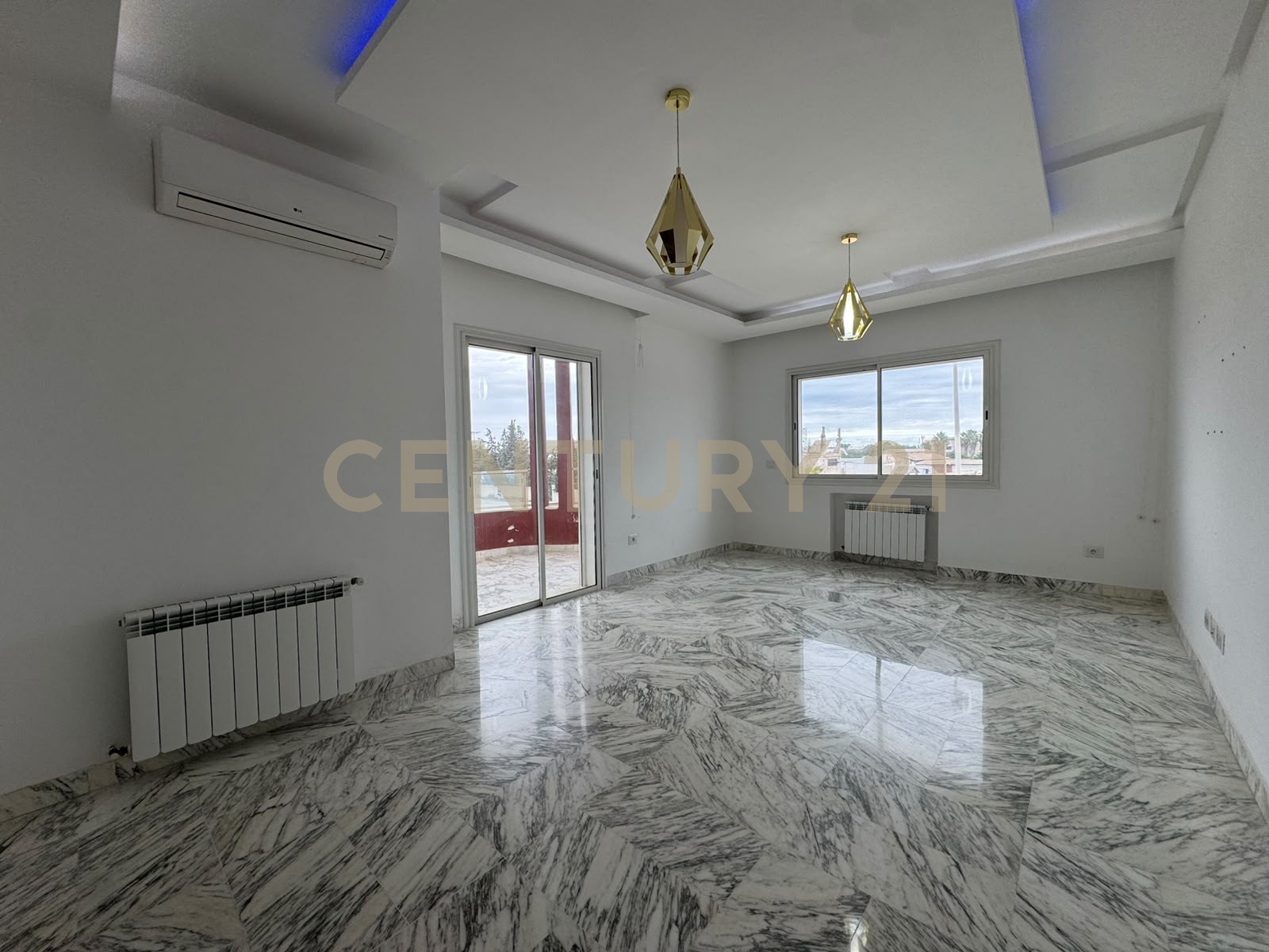 À vendre appartement S+2 Chotrana 1