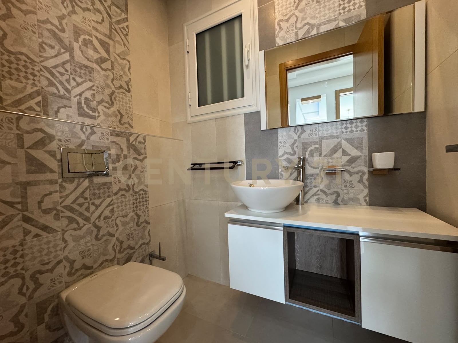 À vendre appartement S+2 Chotrana 1