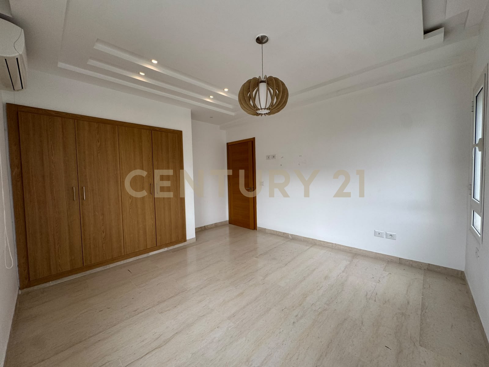 À vendre appartement S+2 Chotrana 1