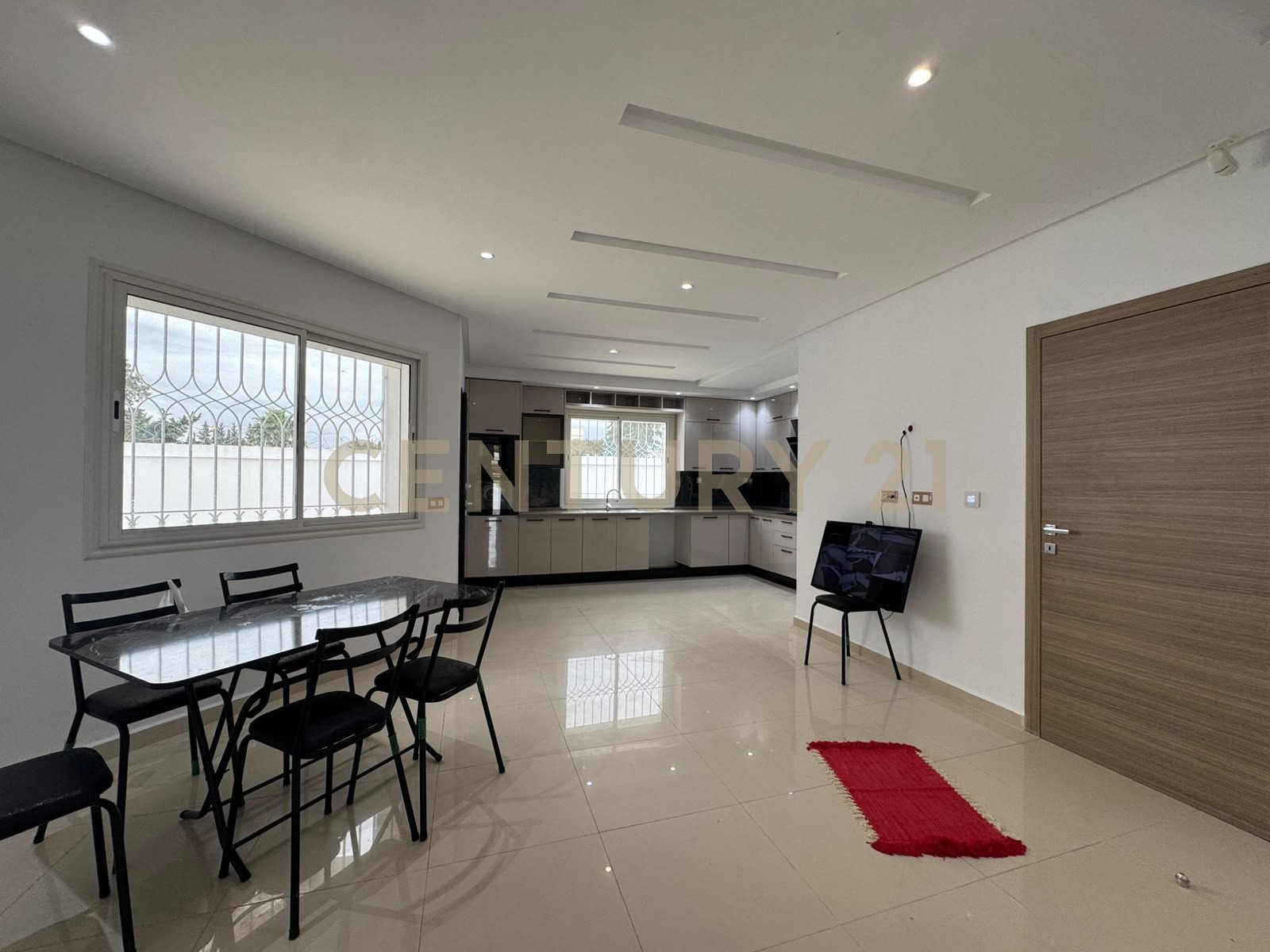 Villa S+5 à louer à Chotrana 1 - 320 m² – photo 6 sur 13