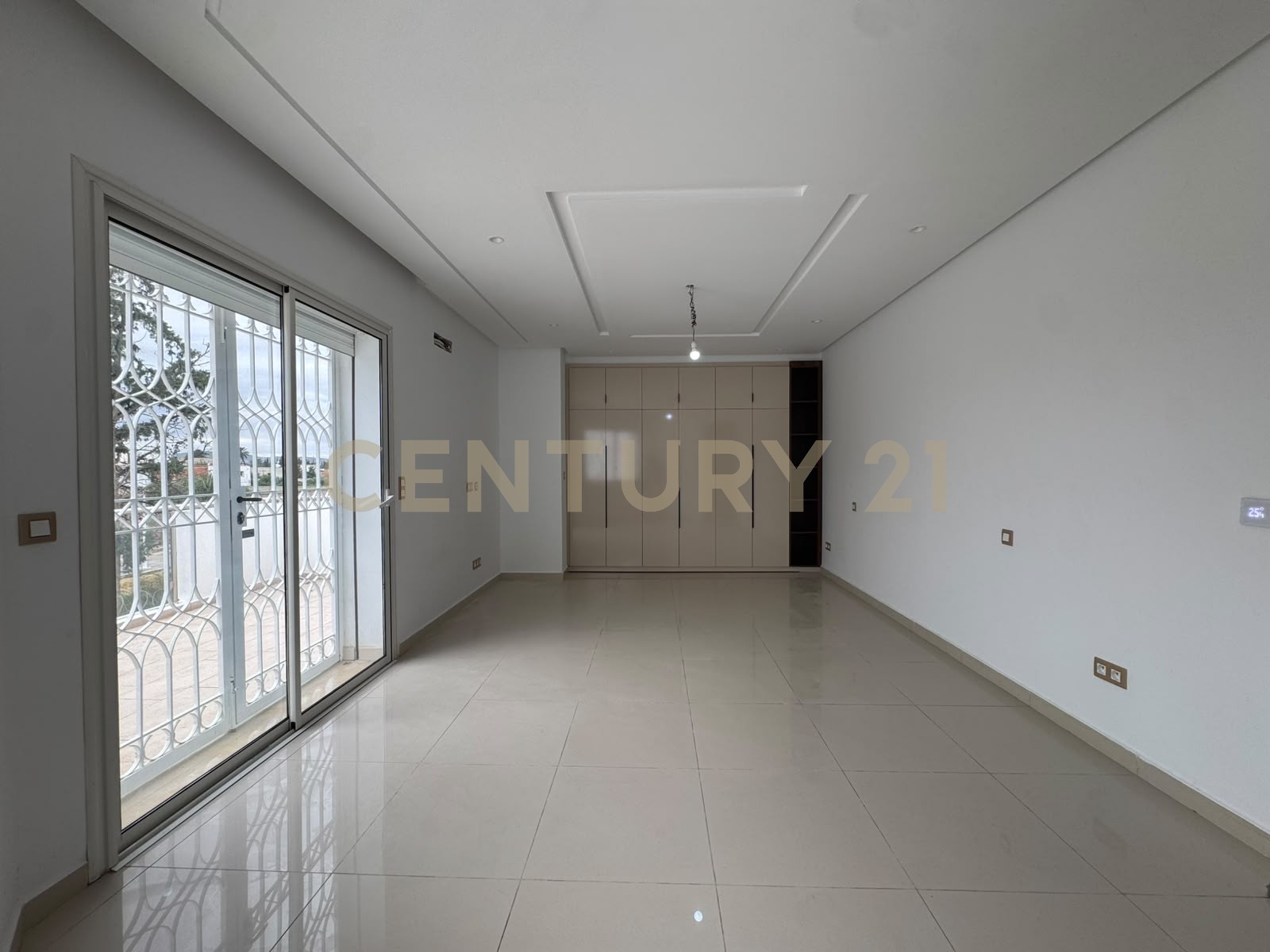 Villa S+5 à louer à Chotrana 1 - 320 m² – photo 10 sur 13