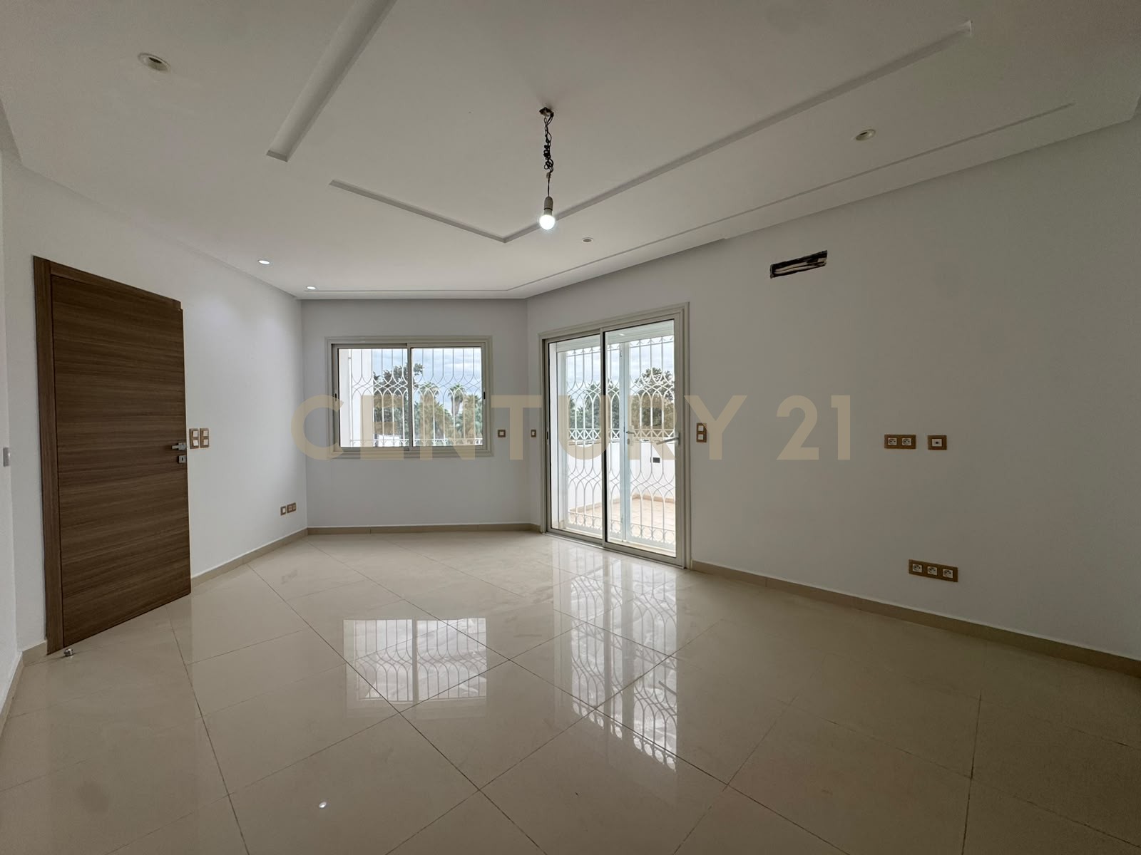 Villa S+5 à louer à Chotrana 1 - 320 m² – photo 11 sur 13