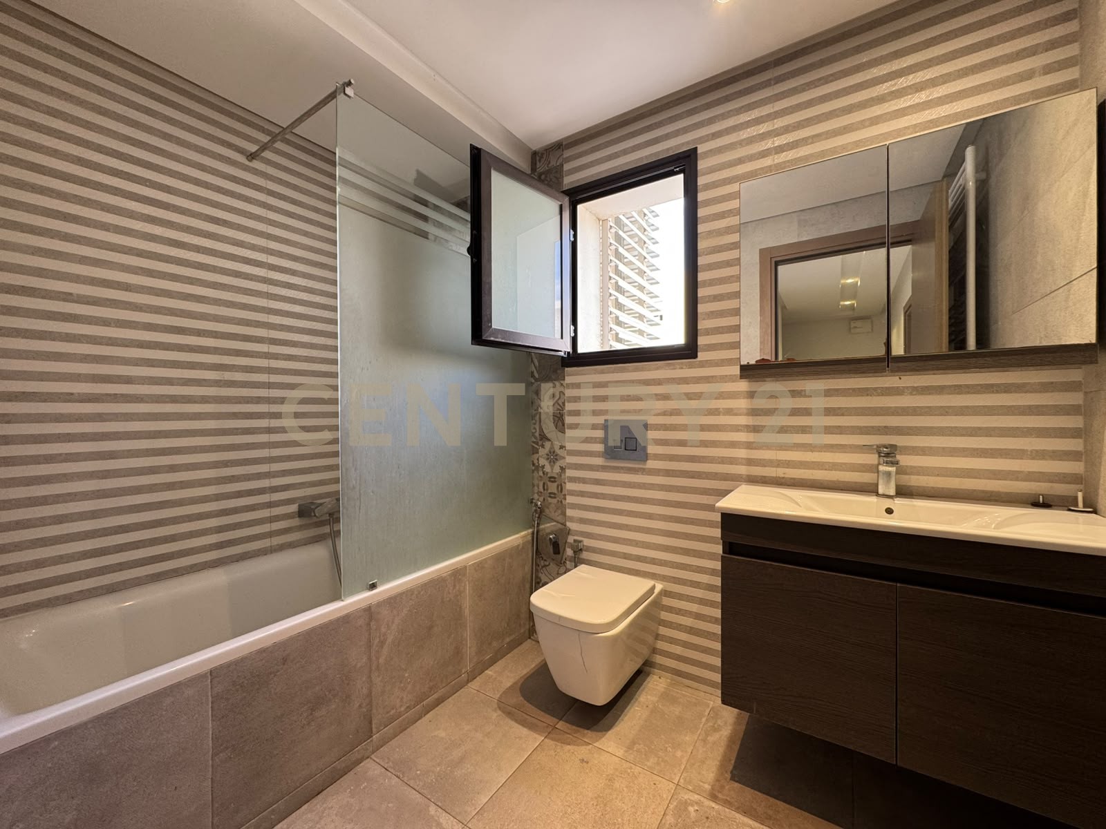 Appartement S+2 à louer à La Soukra - 150 m² – photo 8 sur 8