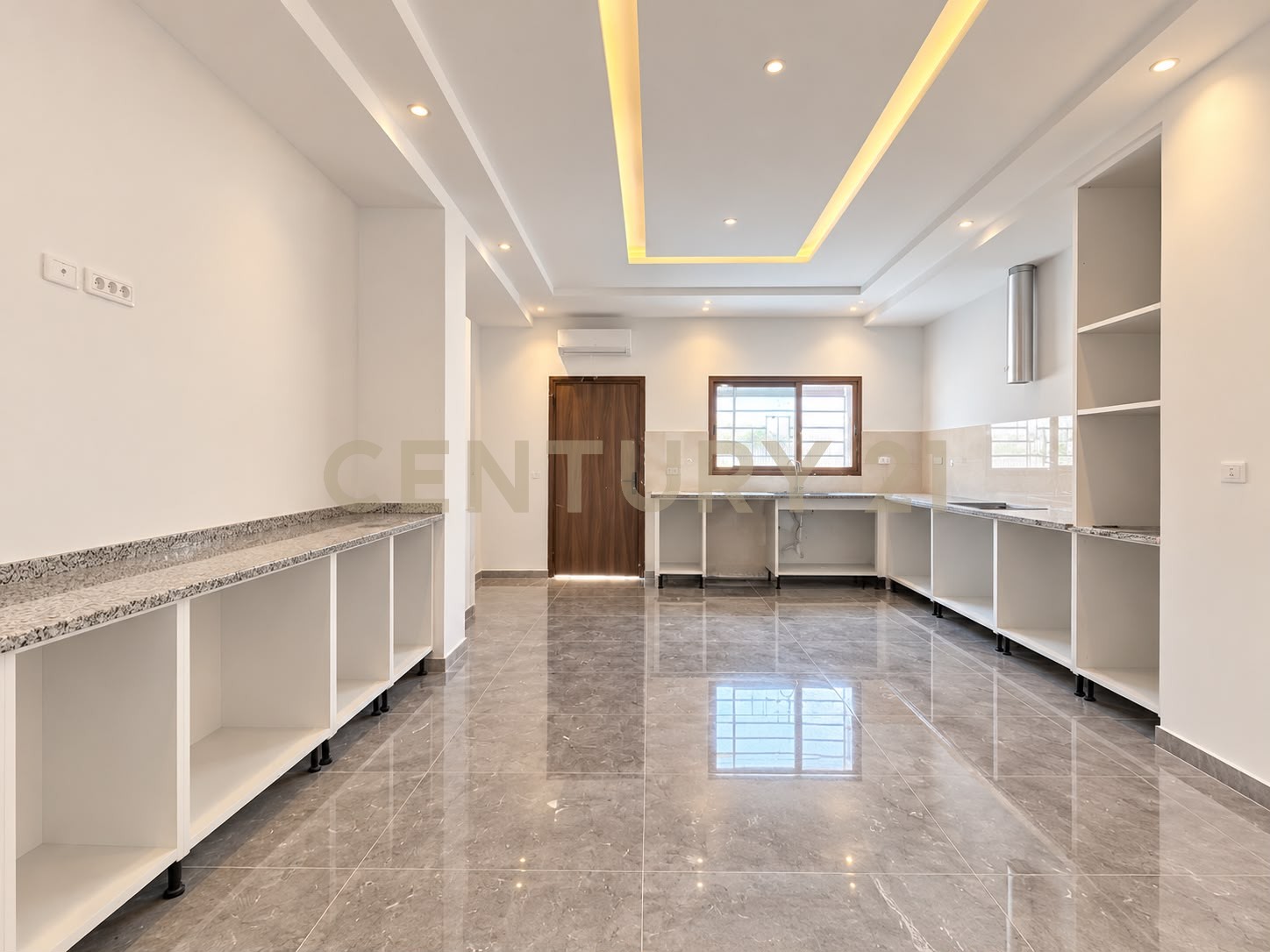 Villa S+3 à louer à Chotrana 1 - 250 m² – photo 2 sur 6