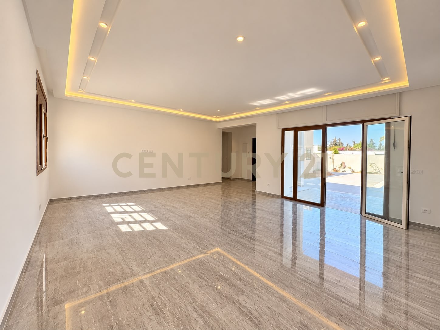 Villa S+3 à louer à Chotrana 1 - 250 m² – photo 3 sur 6