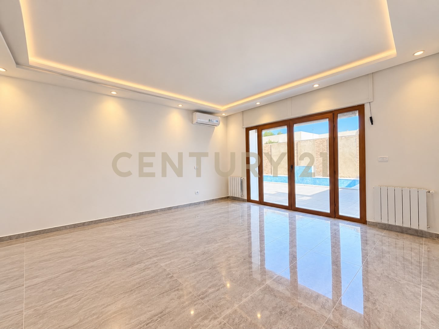 Villa S+3 à louer à Chotrana 1 - 250 m² – photo 4 sur 6