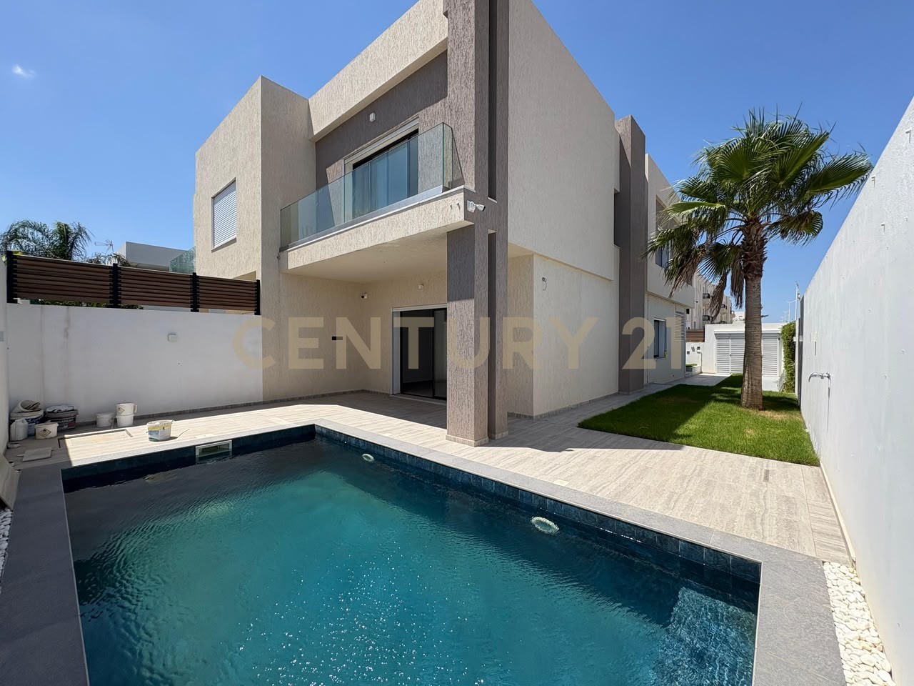 Villa S+4 à vendre à Chotrana 1 - 295 m² – photo 1 sur 16