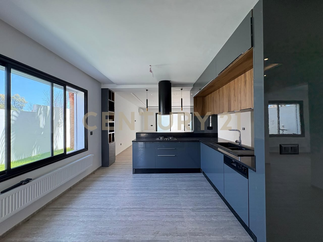 Villa S+4 à vendre à Chotrana 1 - 295 m² – photo 2 sur 16