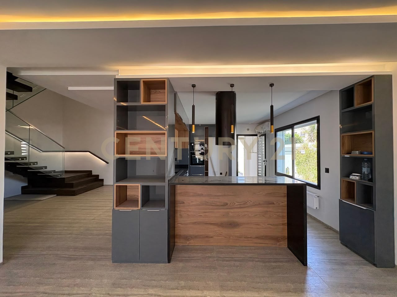 Villa S+4 à vendre à Chotrana 1 - 295 m² – photo 4 sur 16