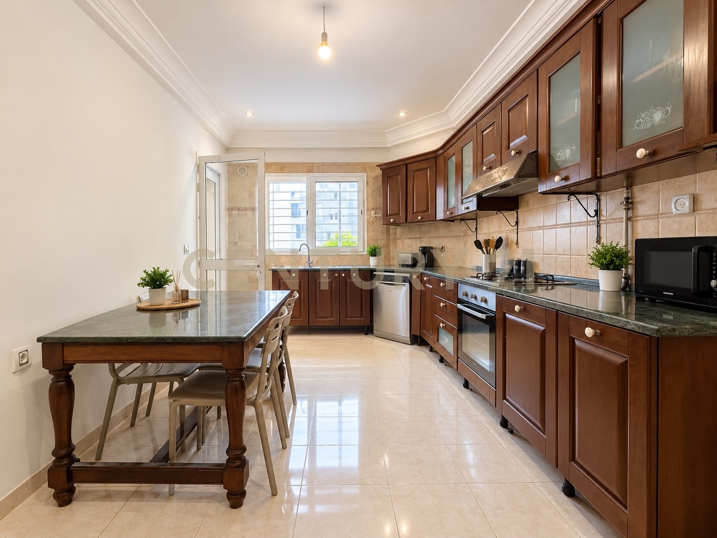 Appartement S+4 à louer à Ain Zaghouan Nord - 259 m² – photo 3 sur 10